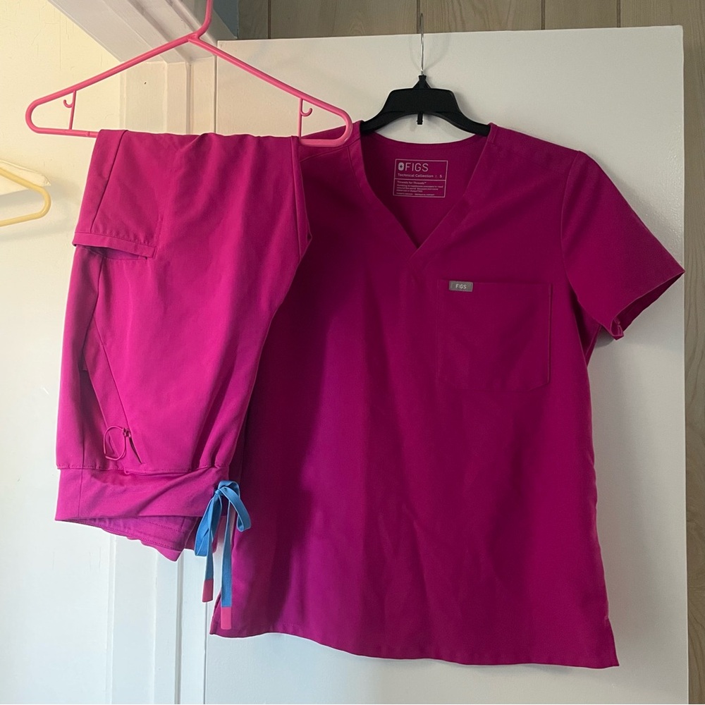 FIGS Scrub Set “Raspberry Sorbet”